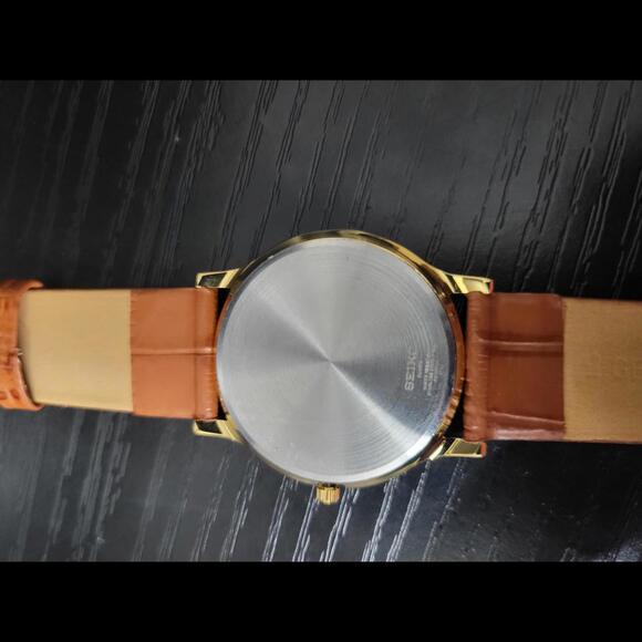 🔥NEW Seiko Slim Quartz Men's 34mm Watch Silver GORGEOUS - Picture 4 of 4